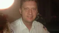 وائٹ کی والدہ نے اپنے بیان میں کہا ہے کہ 'میرا بیٹا 683 دن سے ایران میں پاسدران انقلاب کے دستوں نے یرغمال بنا رکھا تھا اور میں ایک ڈراؤنے خواب میں جی رہی تھی۔