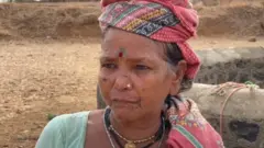 મહિલા