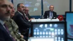erdoğan komuta masasında