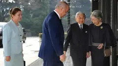 Татяна Каримова марҳум президент билан Японияга расмий сафарда, 2011 йил.