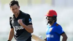 টানা দ্বিতীয়বার টি-টোয়েন্টি বিশ্বকাপের সেমিফাইনালে নিউজিল্যান্ড