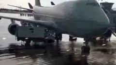 ливень в аэропорту