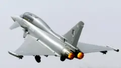 طائرة تايفون
