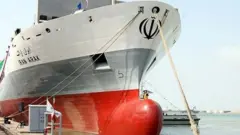 چین که به کشتی های شرکت کشتیرانی اجازه ورود نمی دهد، یکی از دولت های عضو توافق هسته ای برجام است و دولت ایران از آن با عنوان "شریک راهبردی جمهوری اسلامی ایران" یاد می کند