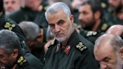 Qasem Soleimani, centre