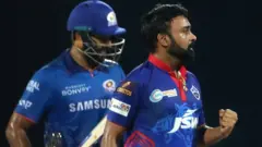 रोहित शर्मा को आउट करने के बाद अमित मिश्रा