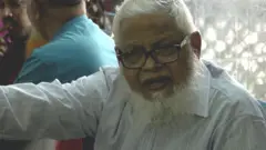 অবসরপ্রাপ্ত পেনশনভোগীদের অনেকেই টাকা রাখেন ডাকঘর সঞ্চয় স্কিমে ।
