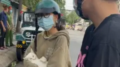 Vụ hai bạn trẻ đưa mèo đi cấp cứu bị cảnh sát chặn lại gây xôn xao trong dư luận