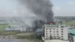 কারখানায় আগুন
