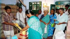 ప్రభుత్వ చౌక ధరల దుకాణము, రేషన్ షాపు