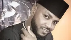 Adam A. Zango ya ce ya yi rijista da hukumar tace fina-finai da dab'i ta jihar Kano ne domin kawo karshen matsalolin da abokan sana'arsa suke fada wa a ciki.