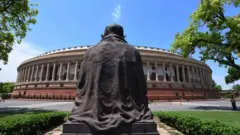 संसद का बजट सत्र: कई परंपराओं से विदाई