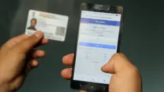 आधार आणि फेसबुक