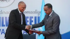 Ra'iisul Waaare Rooble ayaa soo celiyay ra'iisul wasaare ku xigeenkii Khayre Mahdi Guuleed.