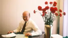 Dönemin İtalyan başbakanı Bettino Craxi, sürgüne kaçtığı Tunus'ta hayatını kaybetti