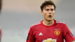 فيكتور لنديلوف.. مدافع مانشستر يونايتد