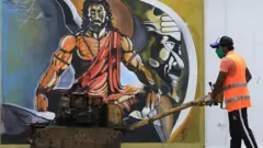 ශ්‍රී ලංකා ආර්ථිකය ඉතා තීරණාත්මක සන්ධිස්ථානයකට පැමිණ ඇතැ යි මුදල් අමාත්‍යංශය පෙන්වා දෙයි.
