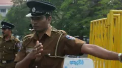 இலங்கை போலீஸ்