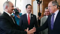 General Halife Hafter ve Rus dışişleri Bakanı Sergey Lavrov