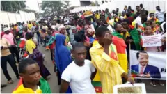 ልፈኛታት ኣብ ያውንዴ ኣብ ዝርከብ ኤምባሲ ፈረንሳ