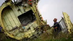 Обломки авиалайнера
