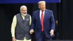 अमेरिकी राष्ट्रपति डोनल्ड ट्रम्प र भारतीय प्रधानमन्त्री नरेन्द्र मोदी