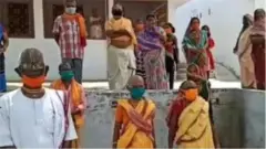 వెళ్లాలనుకునే భక్తులందరినీ పంపిస్తామని, ఉండాలనుకునేవారి కోసం ఆహారం, వసతి ఏర్పాట్లు చేస్తామని అధికారులు అంటున్నారు.