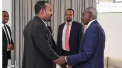 ቀዳማይ ሚኒስተር ኣብዪ ኣሕመድ (ጸጋም) ምስ የማነ ገብረኣብ (ጸጋም)