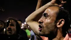 مظاهره چیانو د جمعې پر ورځ د ولسمشر سيسي د استعفا شعارونه ورکول.