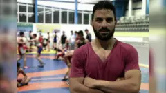 نوید افکاری اعدام شد، وکیلش می‌گوید حقوق اولیه او و خانواده‌اش را نادیده گرفتند