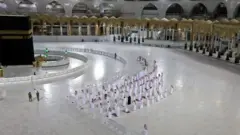 فاصله گذاری اجتماعی در مسجد الحرام