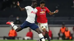 Ndị egwu bọọlụ Man Utd ebe ha na-agba