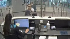 وزارت خارجه ایران گفته فرد دستگیر شده کارمند کنسولگری نیست، اما مقام‌های امنیتی ترکیه تصویر این فرد را منتشر کرده‌اند