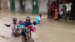 ከደረሰው የጎርፍ አደጋ የተረፉትን ሰዎች የማውጣት ሥራ እየተሰራ ነው