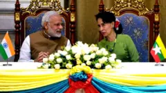 म्यांमार भारत के क़रीब आ रहा है या अब भी चीन के ज़्यादा नज़दीक है?