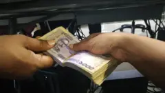 সরকারি বিভিন্ন খাতে দুর্নীতির বেশিরভাগটাই ঘটে ঘুষের মাধ্যমে অর্থ লেনদেনে।