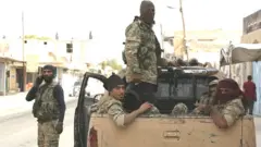 படையினர்