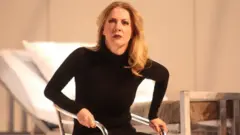 Edith González.