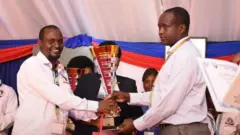 Macallin Yacquub oo abaalmarin la guddoonsiinaya