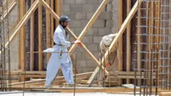 تعمیر، سعودی، پاکستان، مزدور
