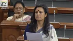 পার্লামেন্টে বক্তব্য রাখছেন মহুয়া মৈত্র