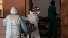 Şili'nin başkenti Santiago'daki bir hastane
