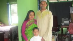 স্ত্রী ও পুত্রের সাথে হোলি আর্টিজান হামলায় নিহত পুলিশ সদস্য রবিউল ইসলাম