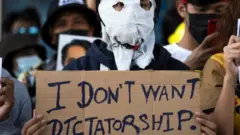 Demonstran di Myanmar.