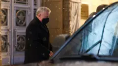 посол