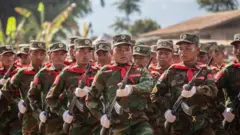 သစ်လုံးတွေတွဲထားရင်စုထားရင် သစ်လုံးတပ်၊ စစ်သားတွေတွေတွဲထားစုထားရင် စစ်တပ်