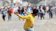 पत्थरबाज़ी
