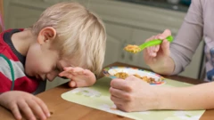Niño que rechaza una comida