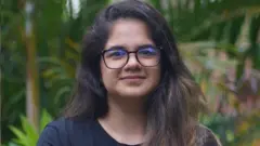 أستا خانا هي منسقة العلاقات الحميمة الأولى والوحيدة المعتمدة في الهند