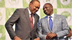 Prezida Uhuru Kenyatta n'icegera ciwe William Ruto